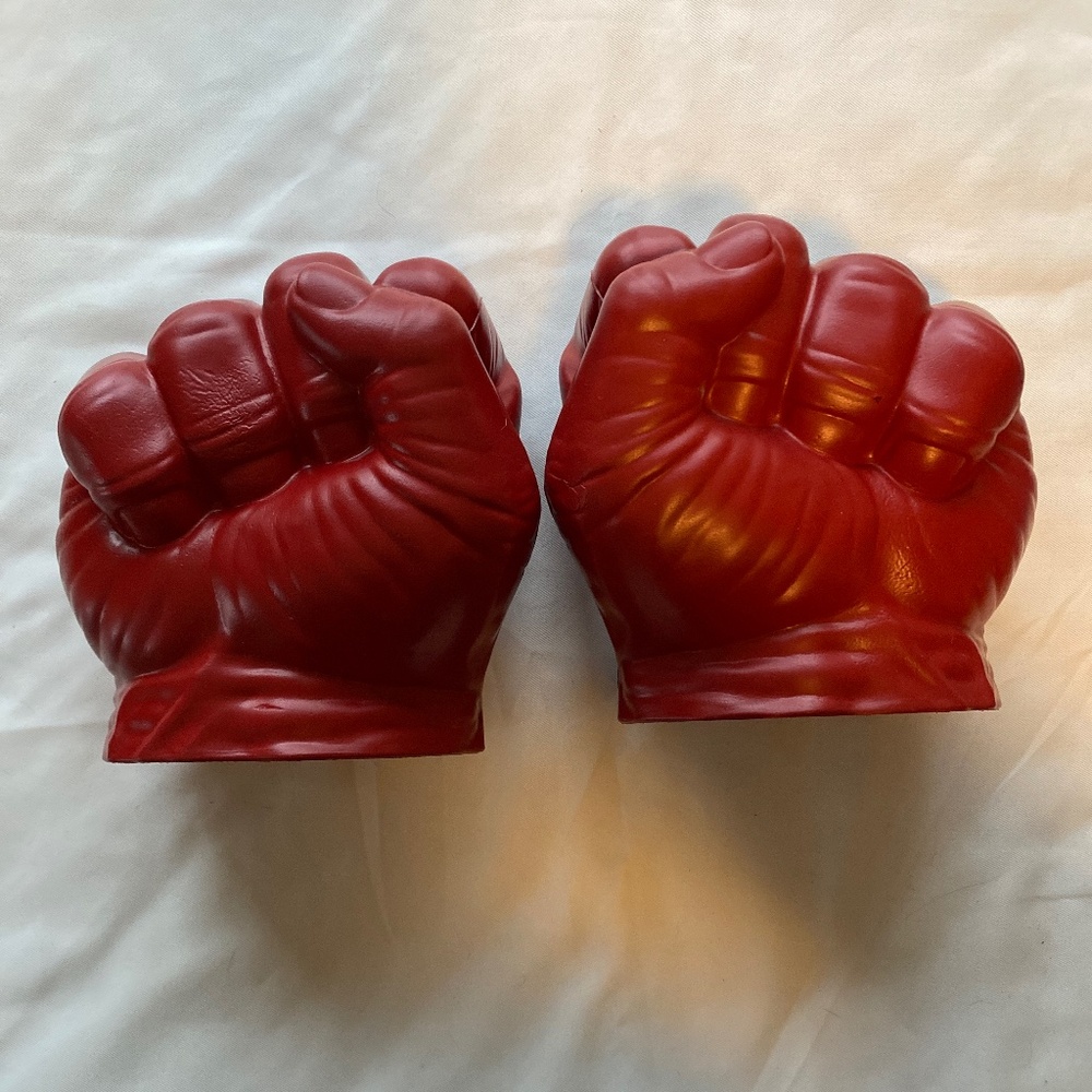 Hasbro Hulk Red Smash Foam Fists Gloves Pair Marvel Rare